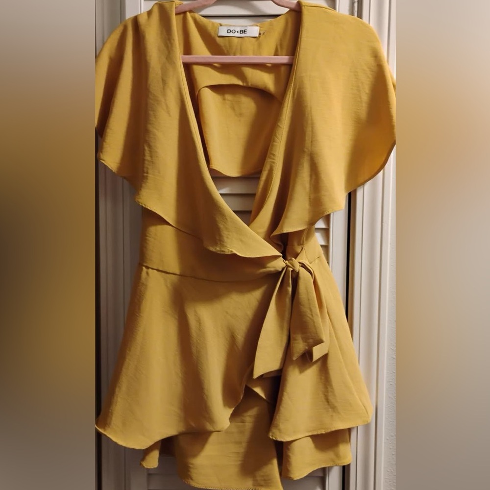 DO + BE SIDE TIE OPEN BACK ROMPER SIZE MEDIUM